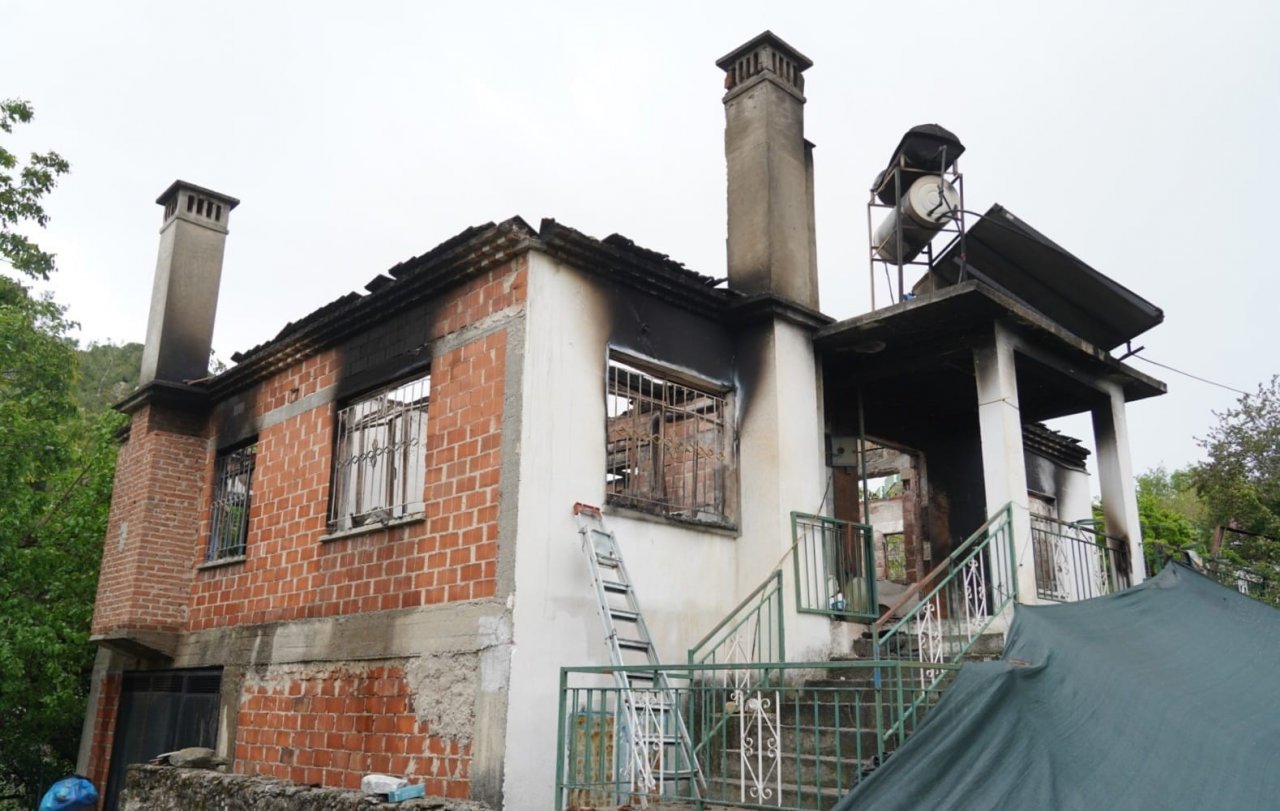 Milas’ta çıkan yangında anne ve oğlu hayatını kaybetti