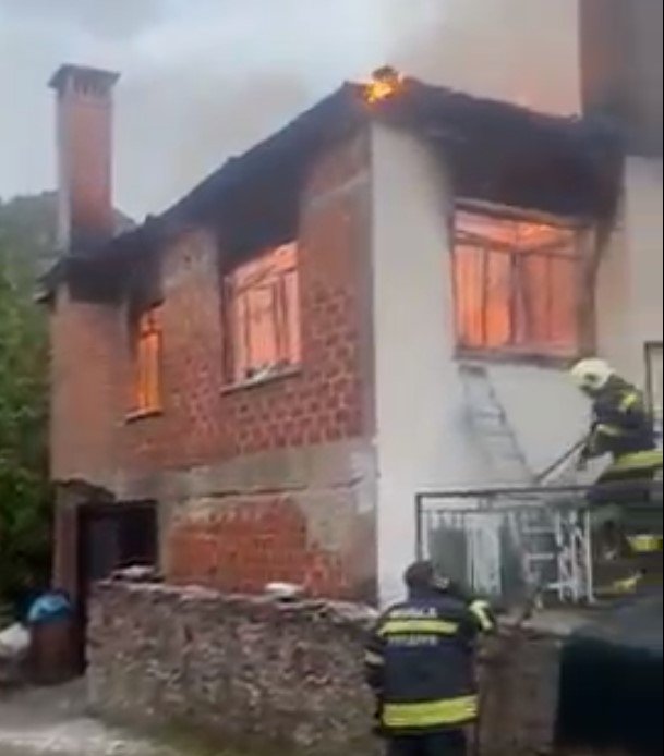 Milas’ta çıkan yangında anne ve oğlu hayatını kaybetti