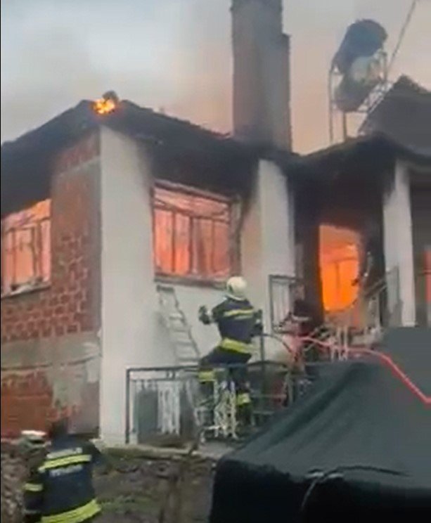 Milas’ta çıkan yangında anne ve oğlu hayatını kaybetti