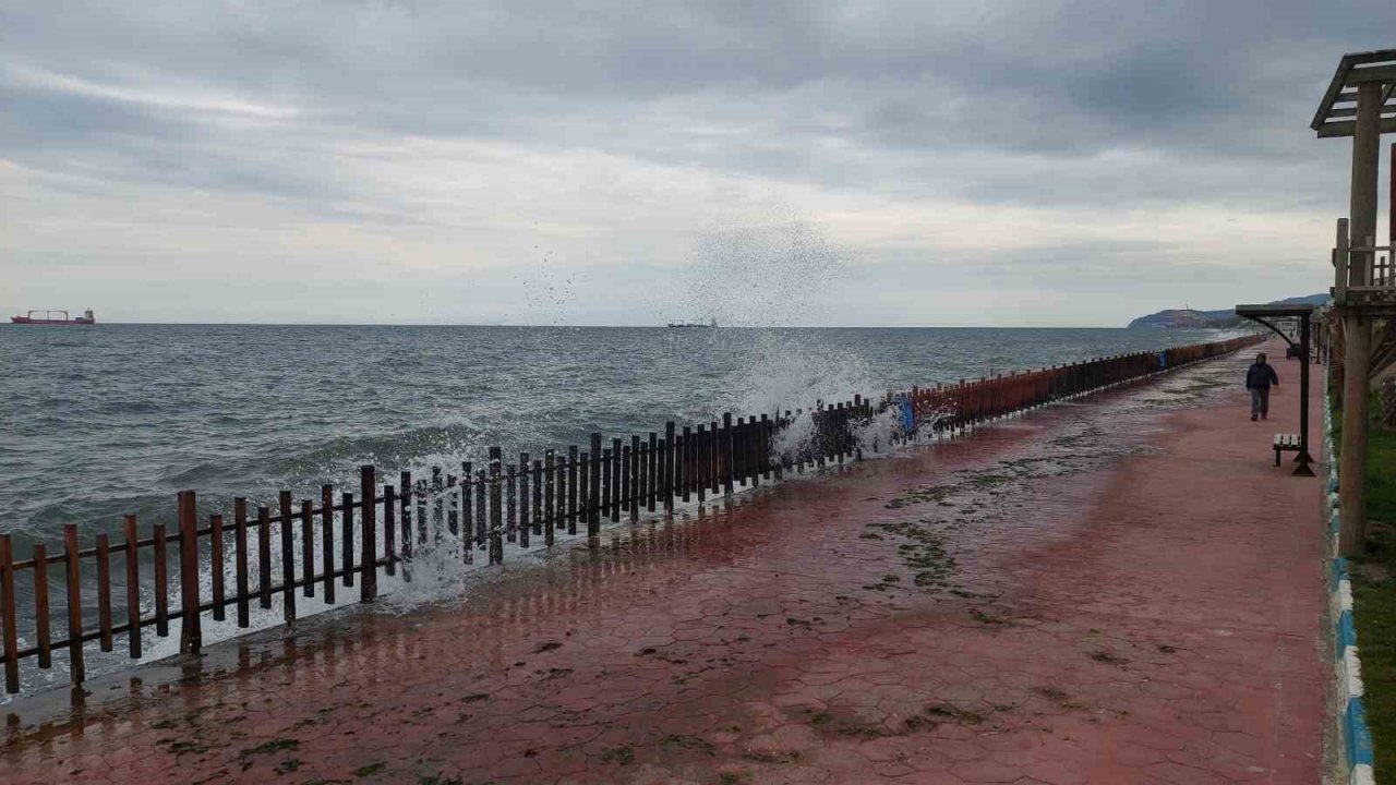 Marmara Denizi ulaşımına poyraz engeli