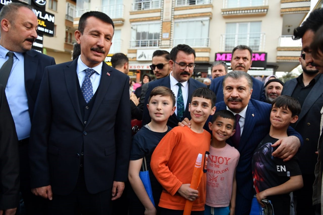 Sağlık Bakanı Koca, Altındağ’da inşasına başlanacak hastane alanında incelemelerde bulundu