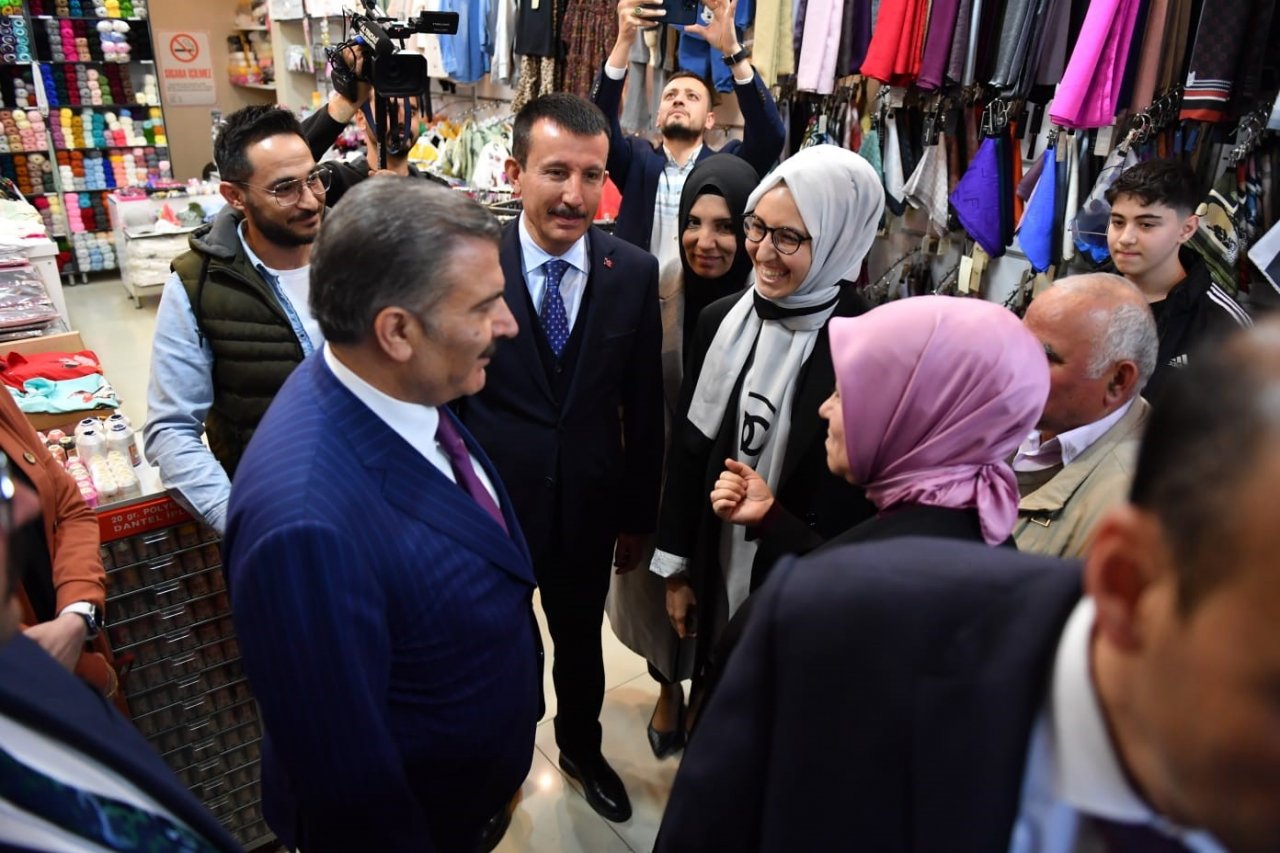 Sağlık Bakanı Koca, Altındağ’da inşasına başlanacak hastane alanında incelemelerde bulundu