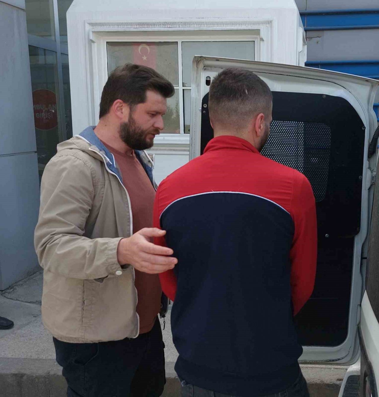 Samsun’da iş yerlerinden hırsızlık yapan 2 kişi yakalandı