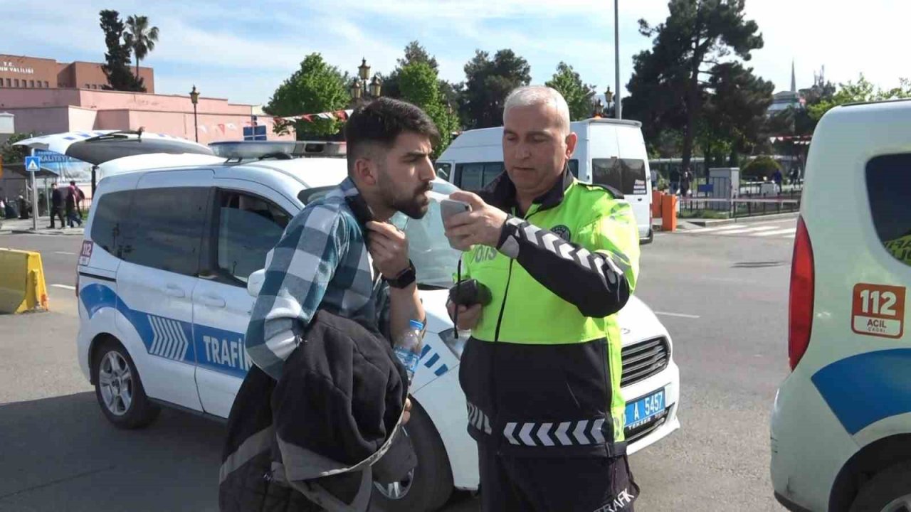 Motosiklet yayaya çarptı: 2 yaralı