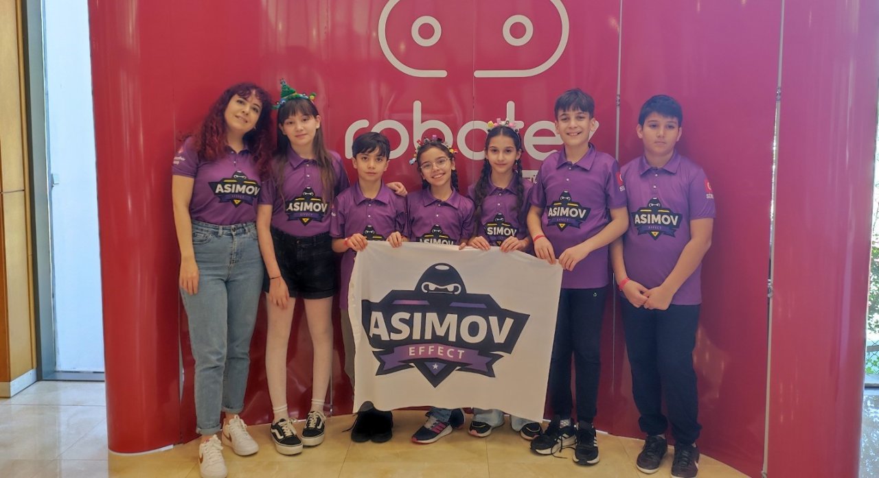 Sinoplu robotik takımı Estonya’ya gidecek