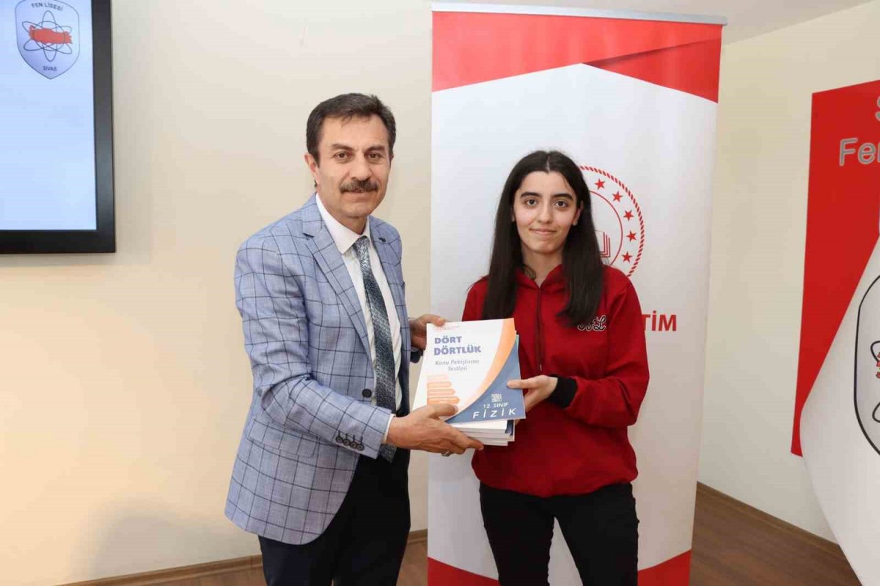 Sivas’ta kaynak kitaplar öğrencilere ulaştırıldı