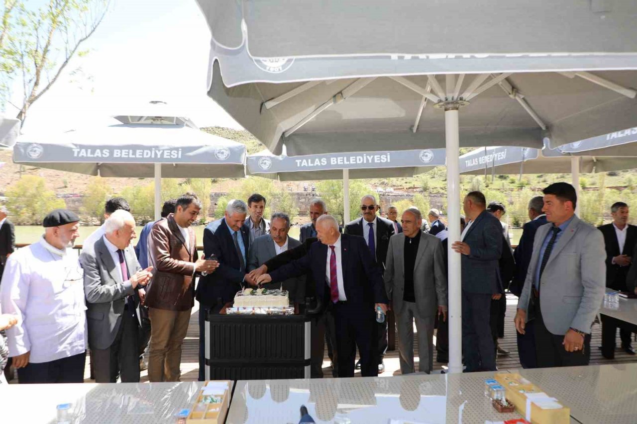 Başkan Yalçın muhtarlarla 100. Yıl Mesire Alanı’nda buluştu