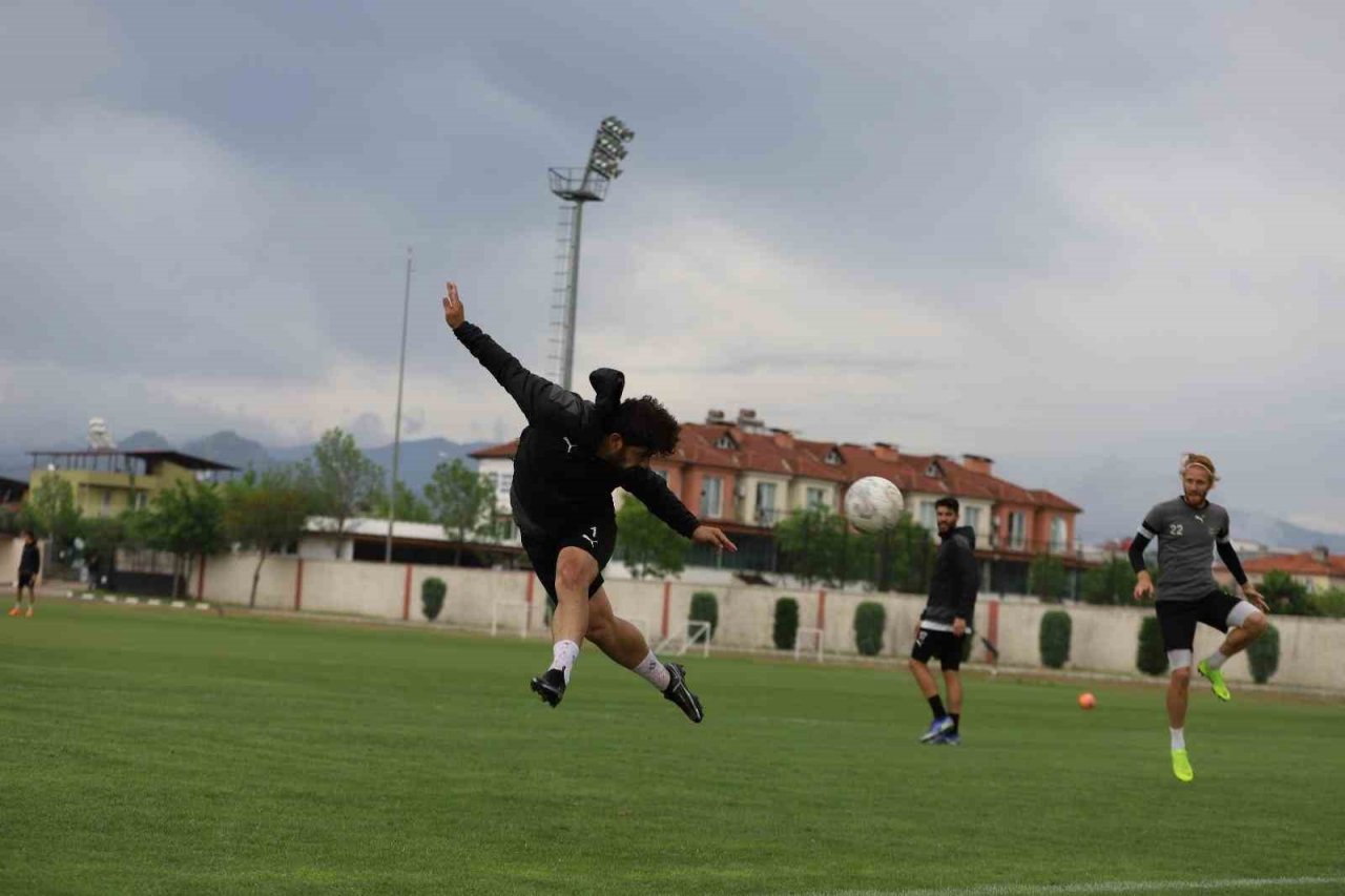 Nazilli Belediyespor gol çalıştı