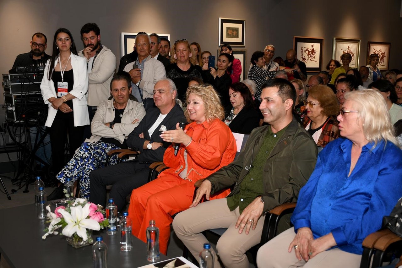 Türk sinemasının yaşayan efsanesi Şoray’a Kuşadası’nda sevgi seli