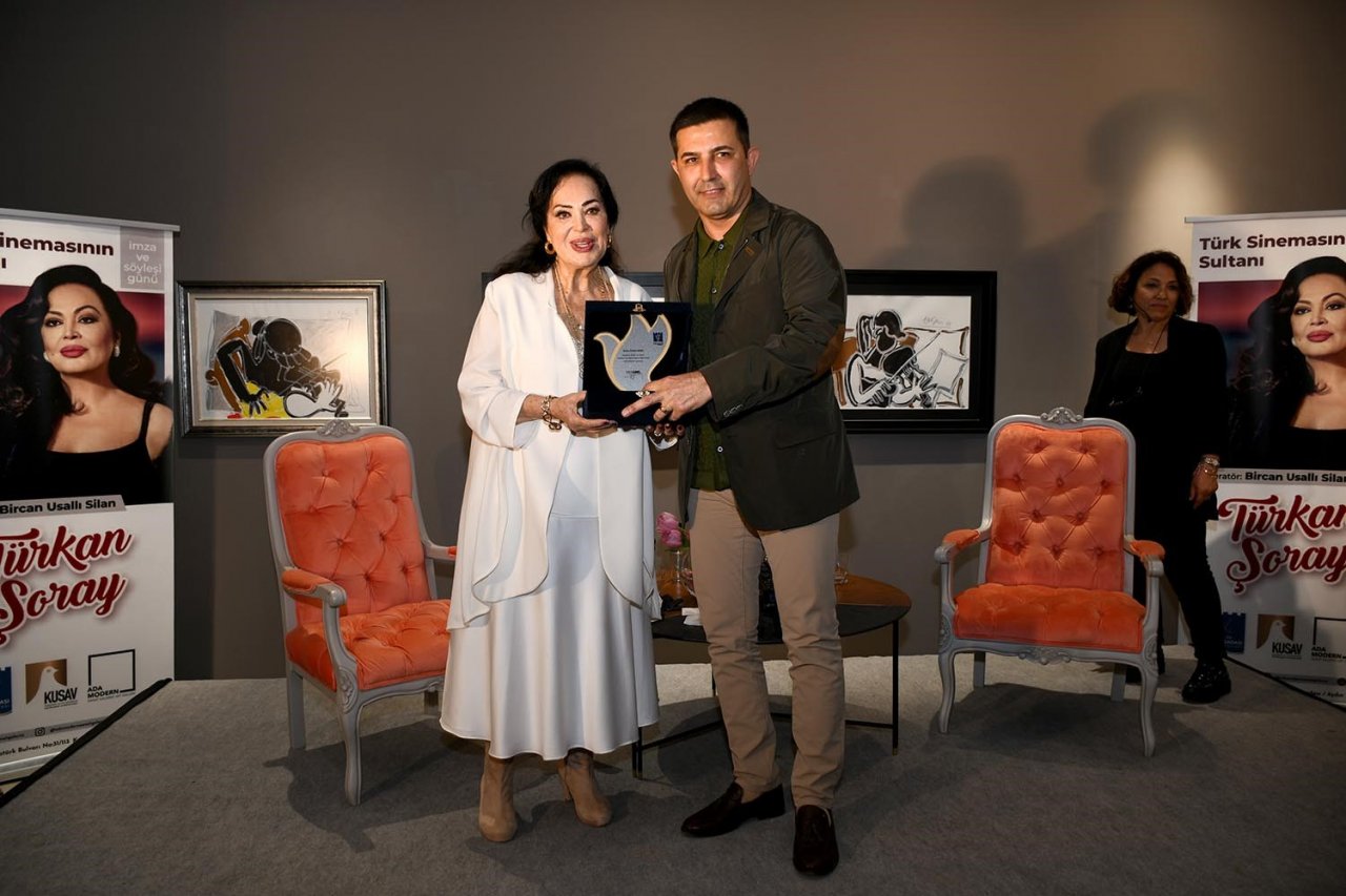 Türk sinemasının yaşayan efsanesi Şoray’a Kuşadası’nda sevgi seli