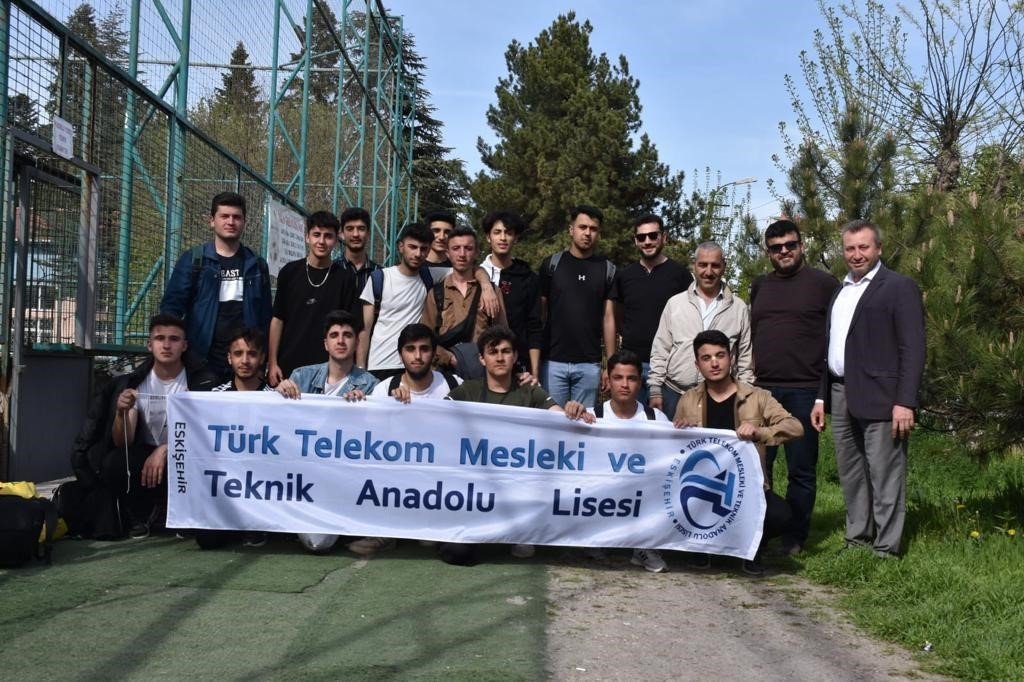 Eskişehir’e deprem bölgesinden gelen öğrenciler ile dostluk maçı