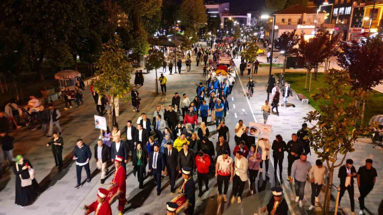 Rafting Türkiye Şampiyonası kortejle ile başladı