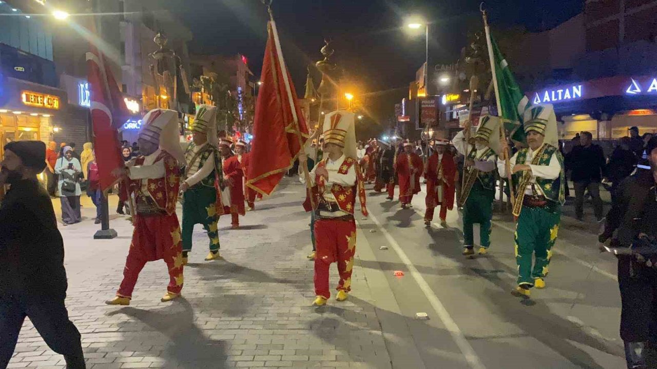 Rafting Türkiye Şampiyonası kortejle ile başladı