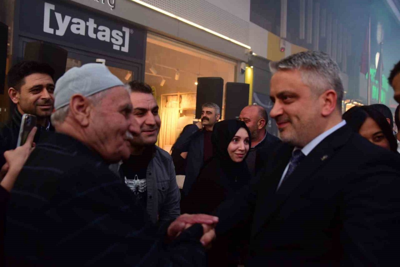 Yıldırım’da miting gibi açılış