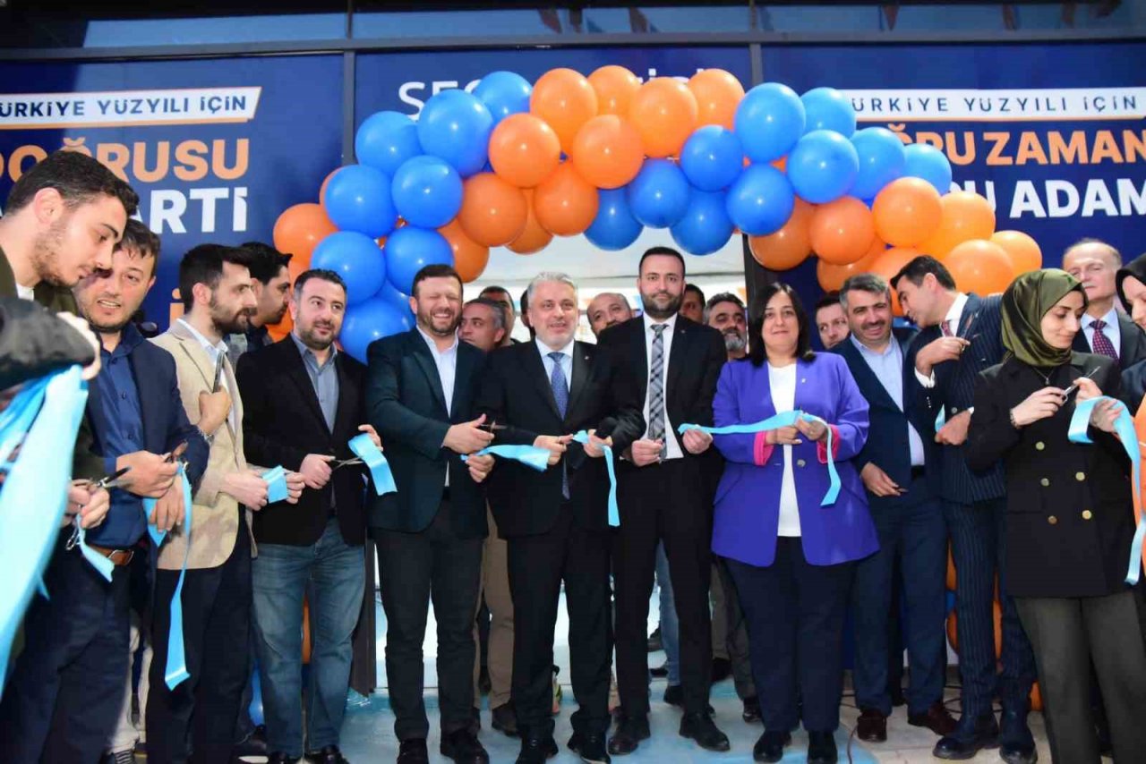 Yıldırım’da miting gibi açılış