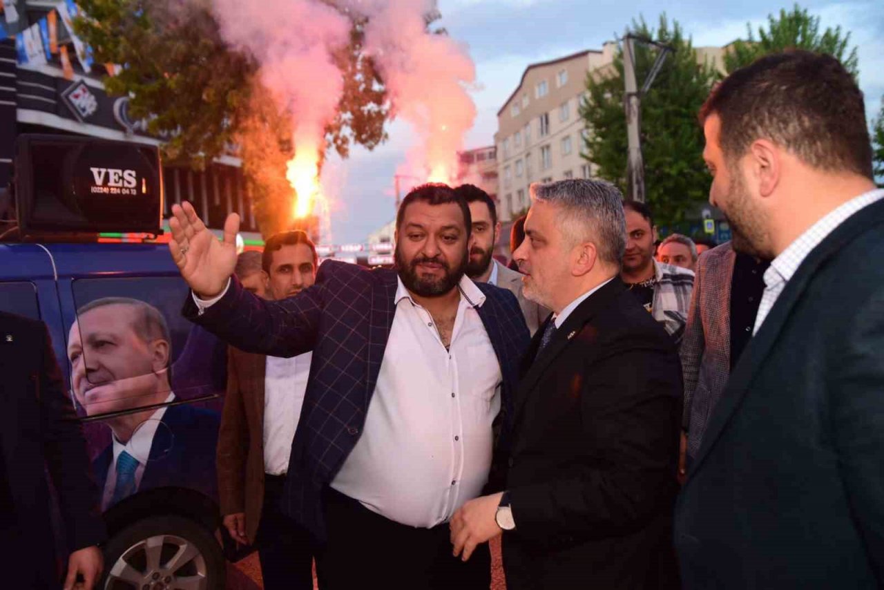 Yıldırım’da miting gibi açılış