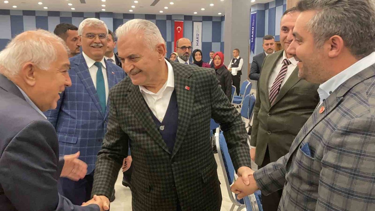 Binali Yıldırım, Burdur’da İş Dünyası Buluşması programında STK Temsilcileri ile bir araya geldi