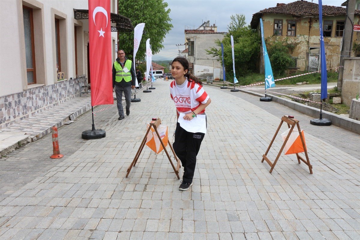 Oryantiring grup müsabakalarına Düzce ev sahipliği yaptı
