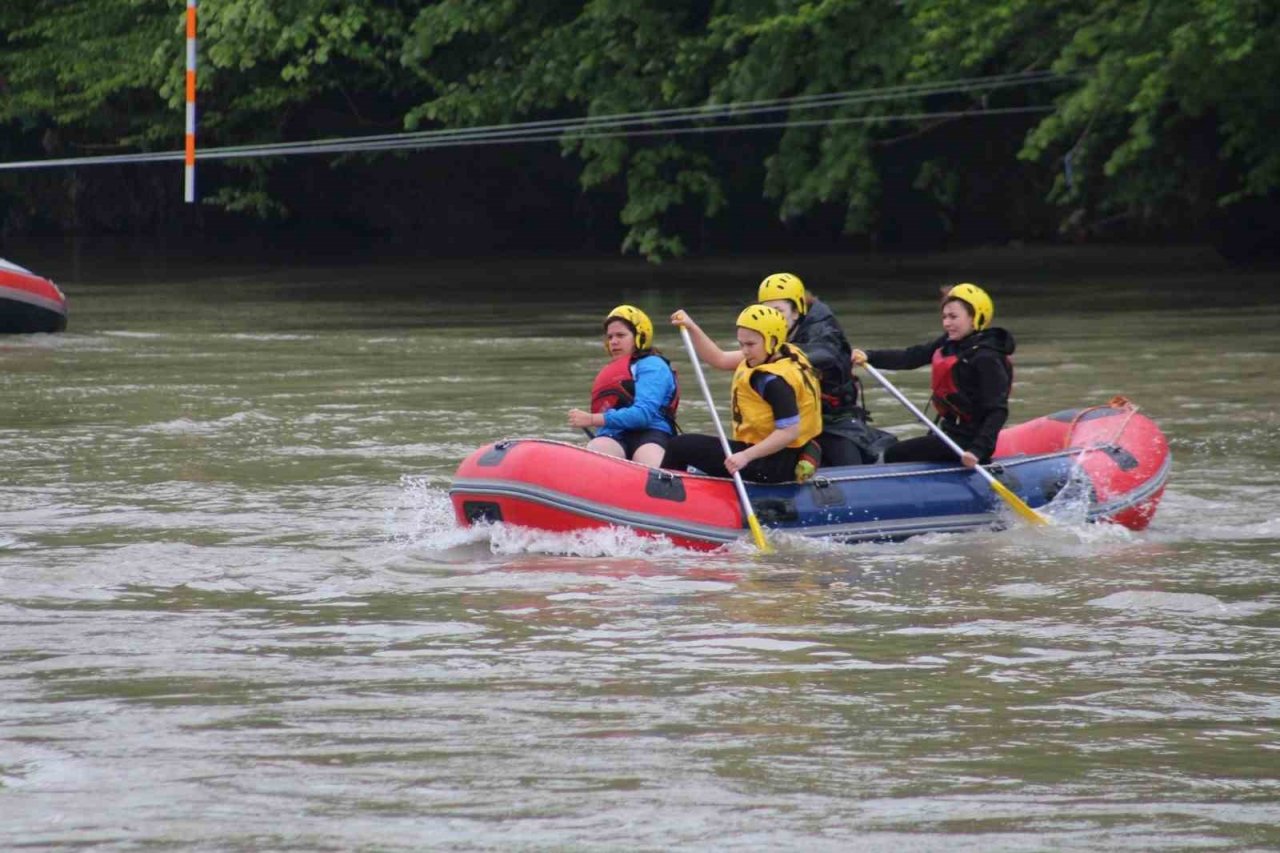 Düzce Belediyesi Spor Akademisi rafting takımı şampiyon oldu