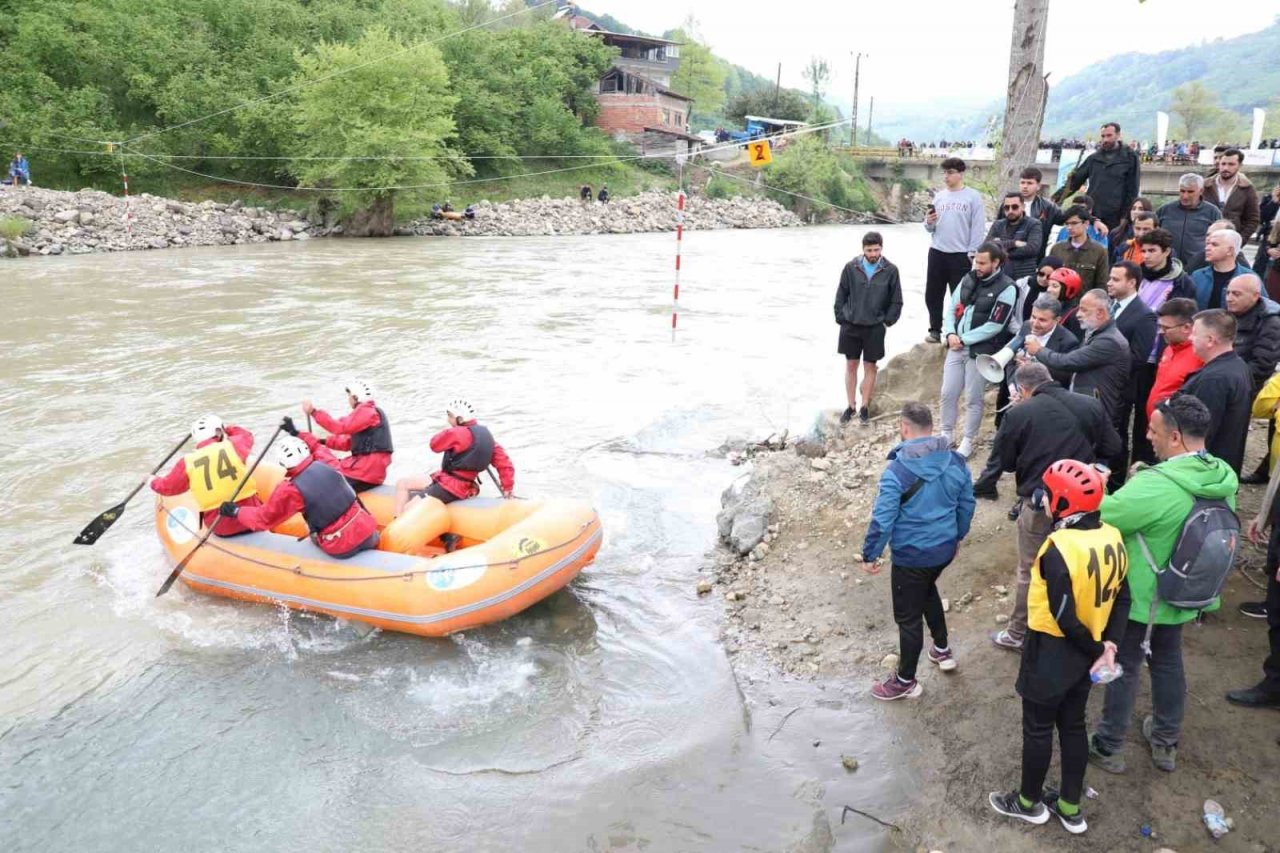 Düzce Belediyesi Spor Akademisi rafting takımı şampiyon oldu