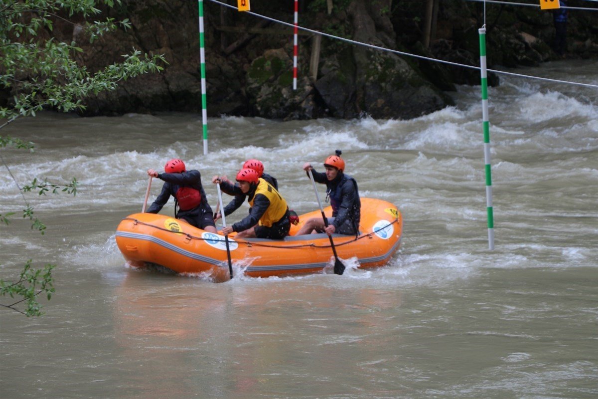 Düzce Belediyesi Spor Akademisi rafting takımı şampiyon oldu