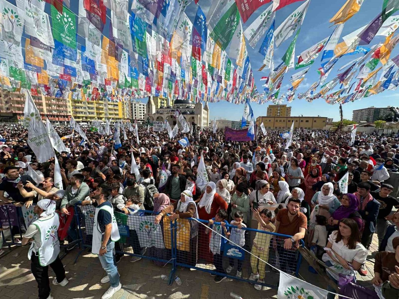 HDP’li Ahmet Türk’ten ilginç açıklama: "AK Parti’ye veya başka bir partiye oy vermek günahtır, haramdır"