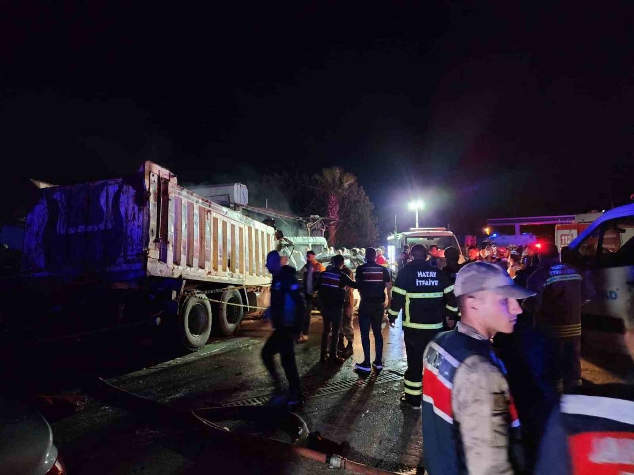 Freni patlayan kamyon asker uğurlama eğlencesini savaş alanına çevirdi: 3 ölü