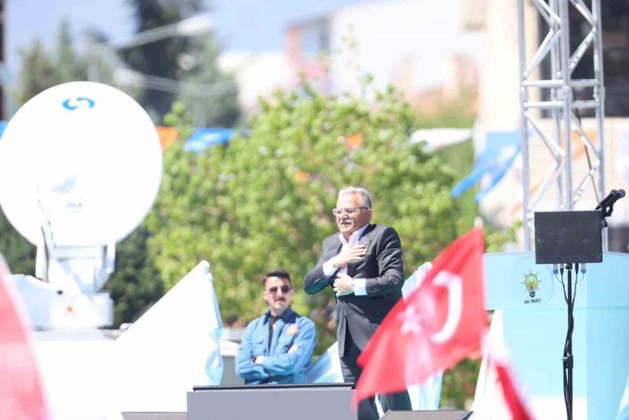 Başkan Büyükkılıç, Büyük Kayseri Mitingi’nde konuştu