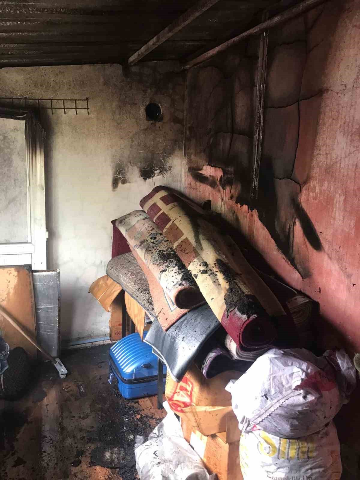 Yangında anne ve 2 çocuğu etkilendi