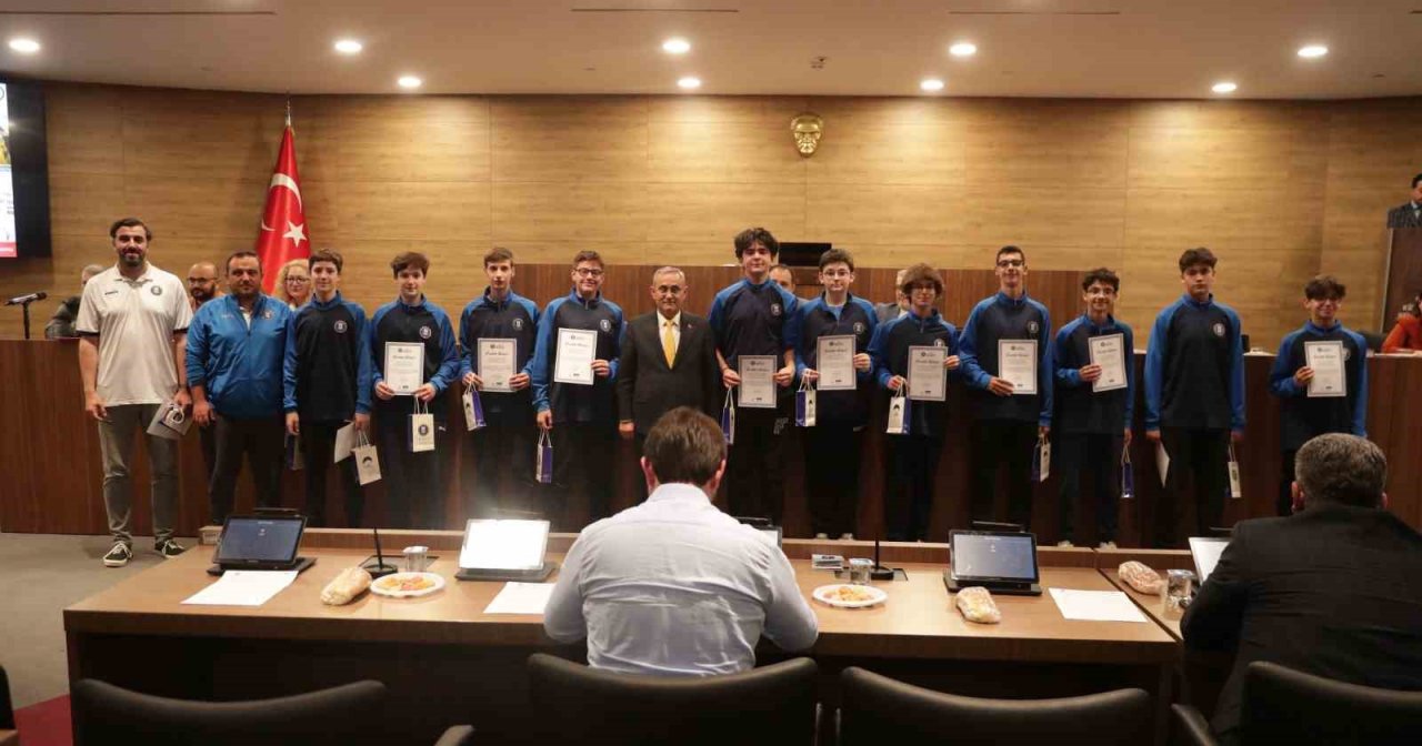 Kütahya’da başarılı sporcular ödüllendirildi