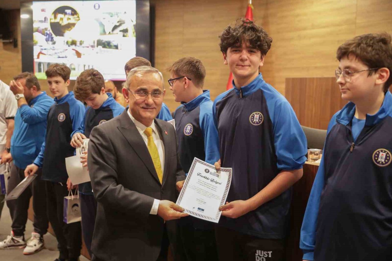 Kütahya’da başarılı sporcular ödüllendirildi