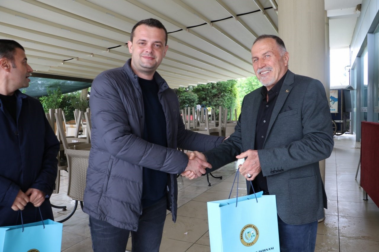 Şampiyon voleybolcular yemekte ağırlandı