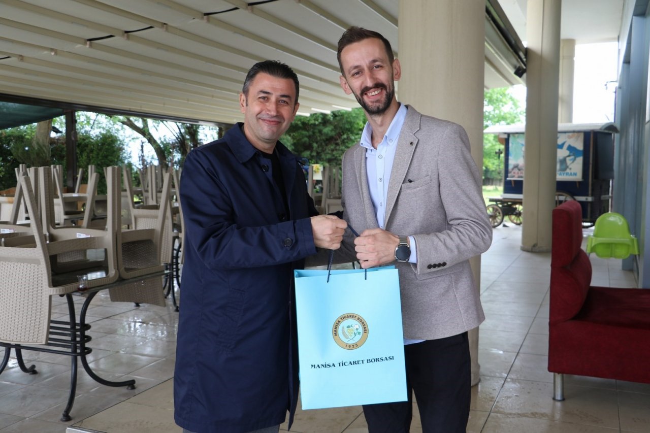 Şampiyon voleybolcular yemekte ağırlandı