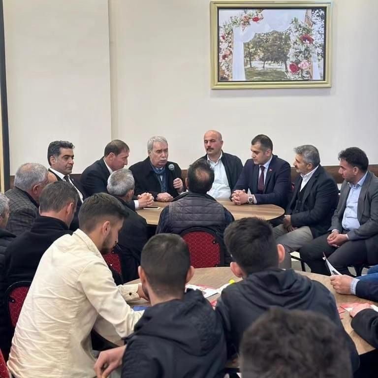 Güzelova’da 3 hilal bir arada
