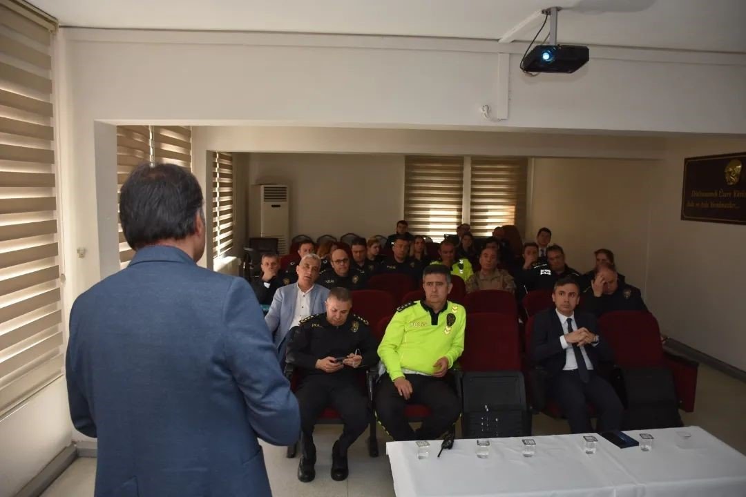 Miting ve futbol müsabakası değerlendirme toplantısı düzenlendi