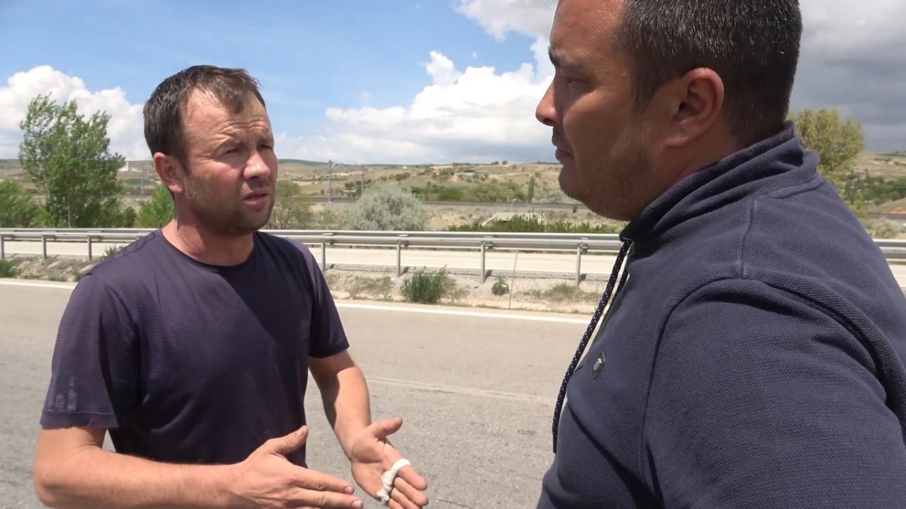 Cenazeye giden ailenin bulunduğu otomobil tır ile çarpıştı: 3 yaralı