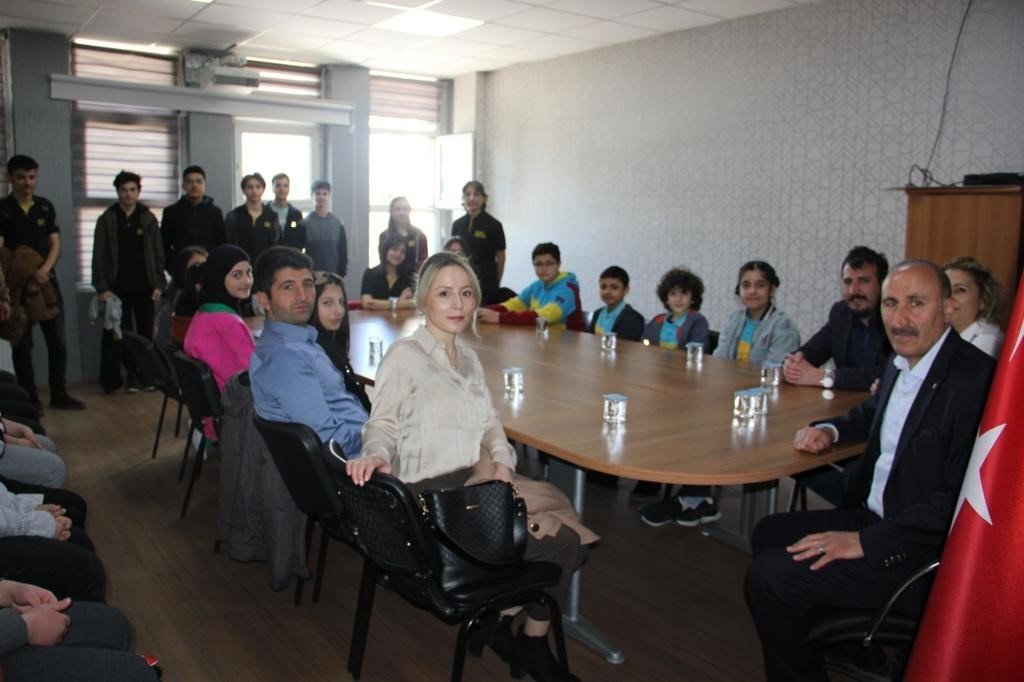 Satranç turnuvasında Kars’ın 3 okulu finalde