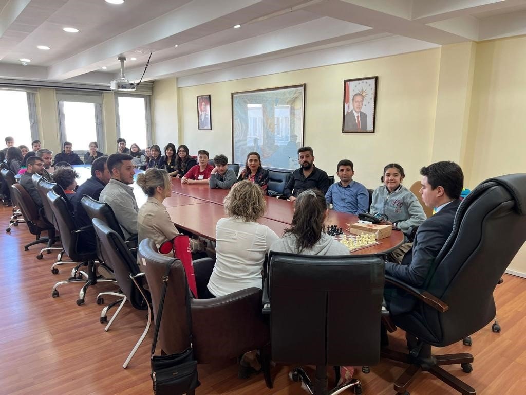 Satranç turnuvasında Kars’ın 3 okulu finalde