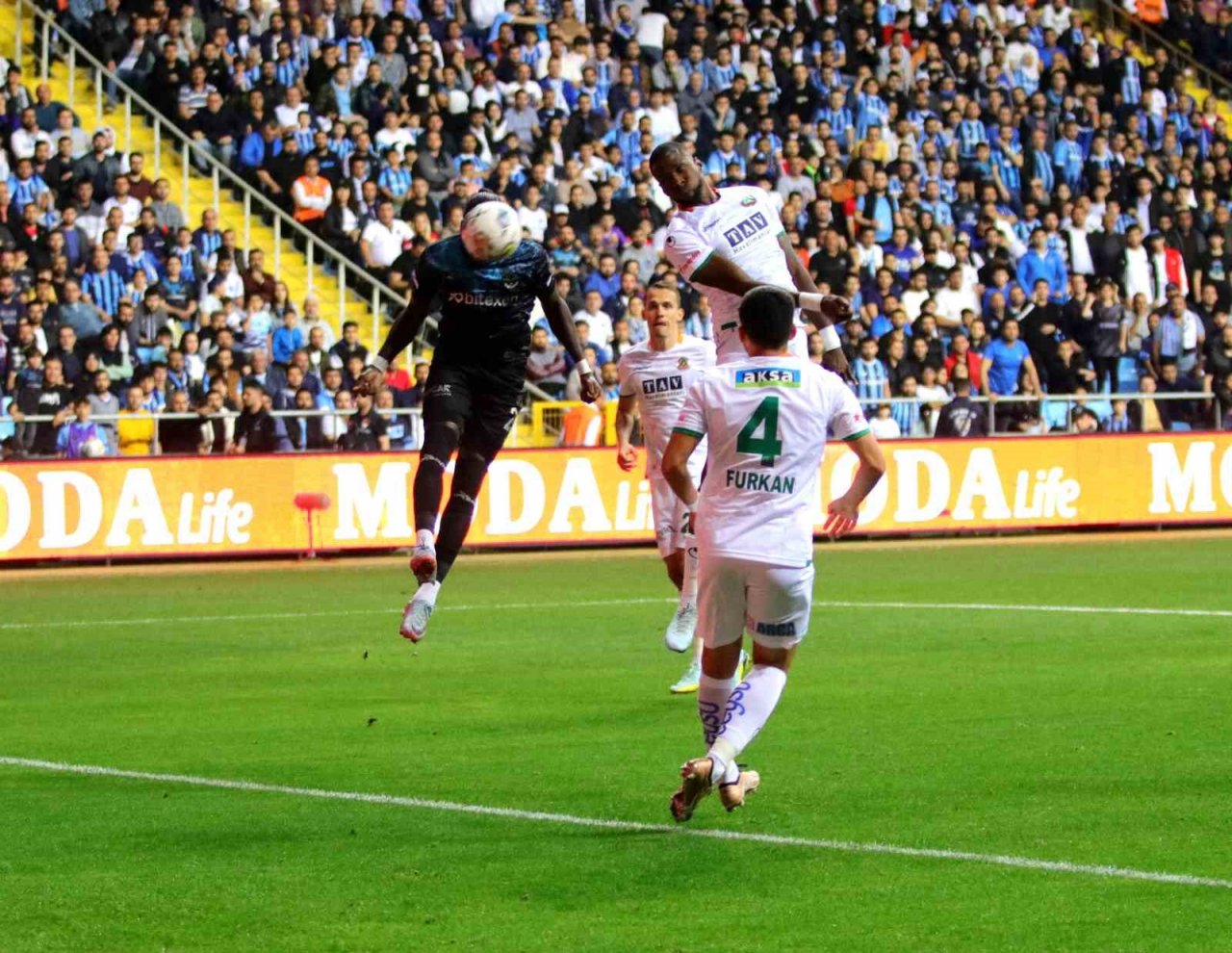 Spor Toto Süper Lig: Adana Demirspor: 4 - Corendon Alanyaspor: 2 (Maç sonucu)