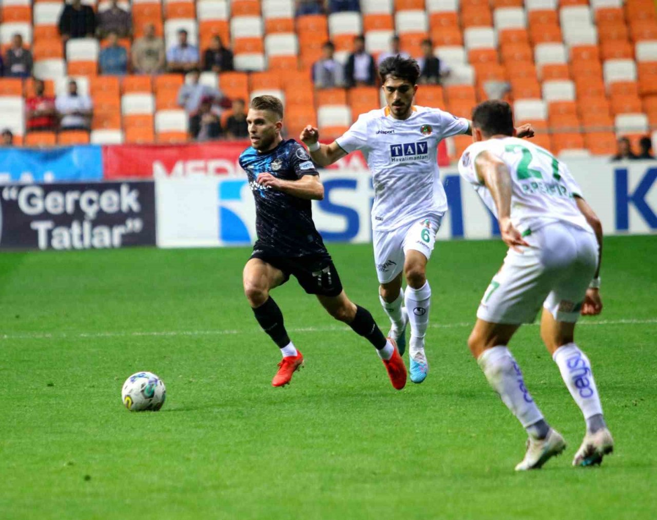 Spor Toto Süper Lig: Adana Demirspor: 4 - Corendon Alanyaspor: 2 (Maç sonucu)
