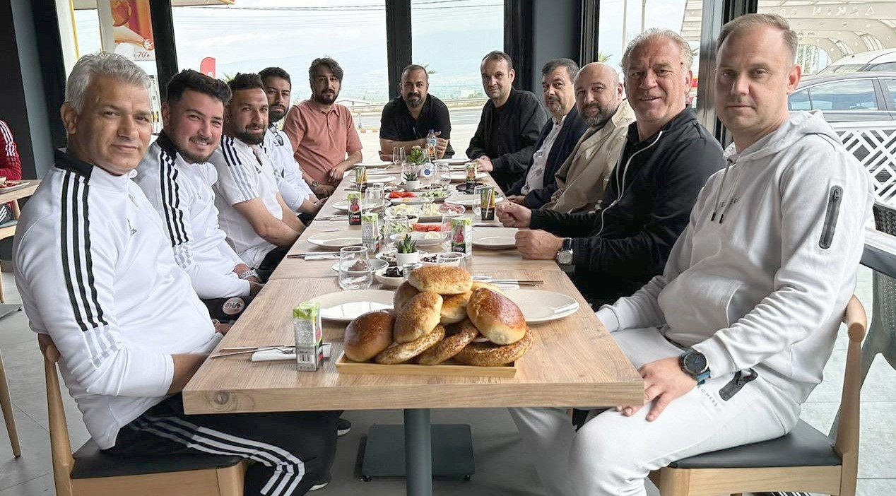 Turgutlusporlu futbolcular moral depoladı