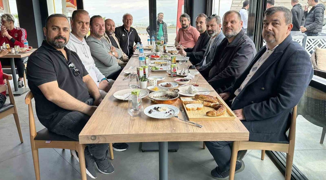 Turgutlusporlu futbolcular moral depoladı