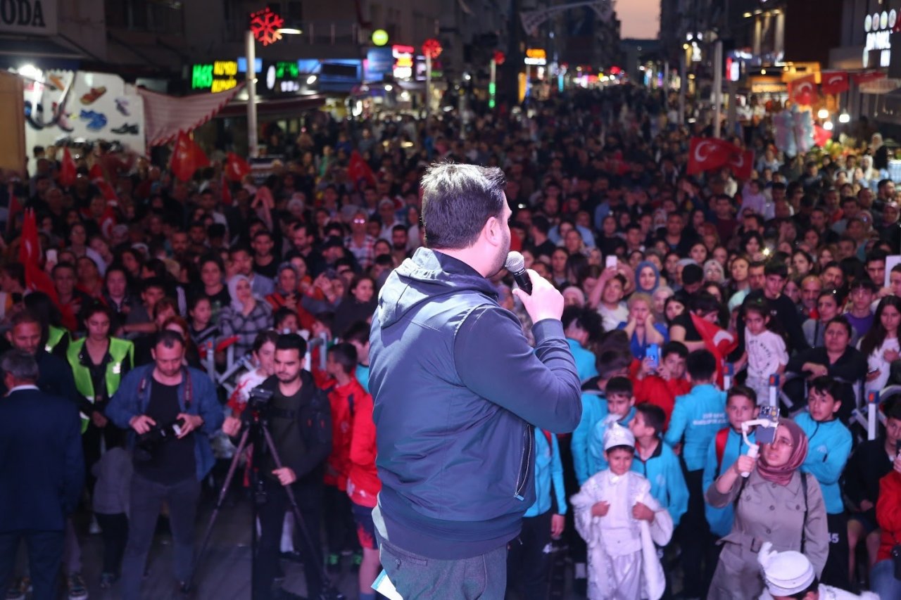 AK Parti’li İnan’dan Millet İttifakı afişlerine gönderme