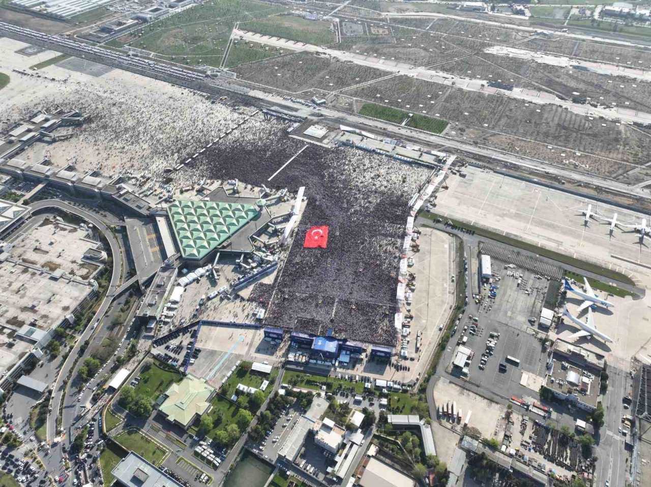 AK Parti Büyük İstanbul Miting alanı havadan böyle görüntülendi