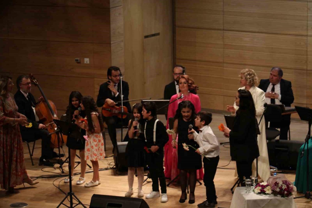 Ankara’da deprem anneleri için konser