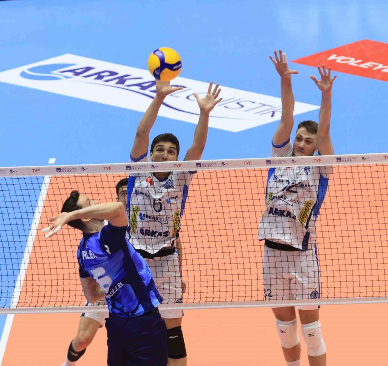 Efeler Ligi: Arkas: 3 - Fenerbahçe: 0