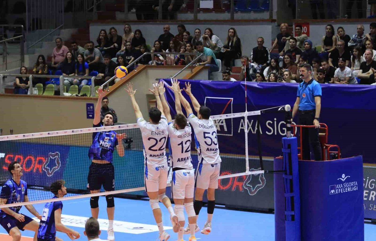 Efeler Ligi: Arkas: 3 - Fenerbahçe: 0