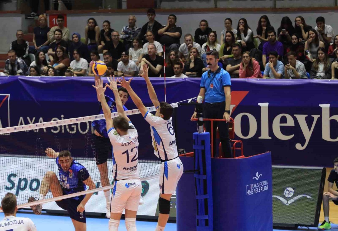 Efeler Ligi: Arkas: 3 - Fenerbahçe: 0