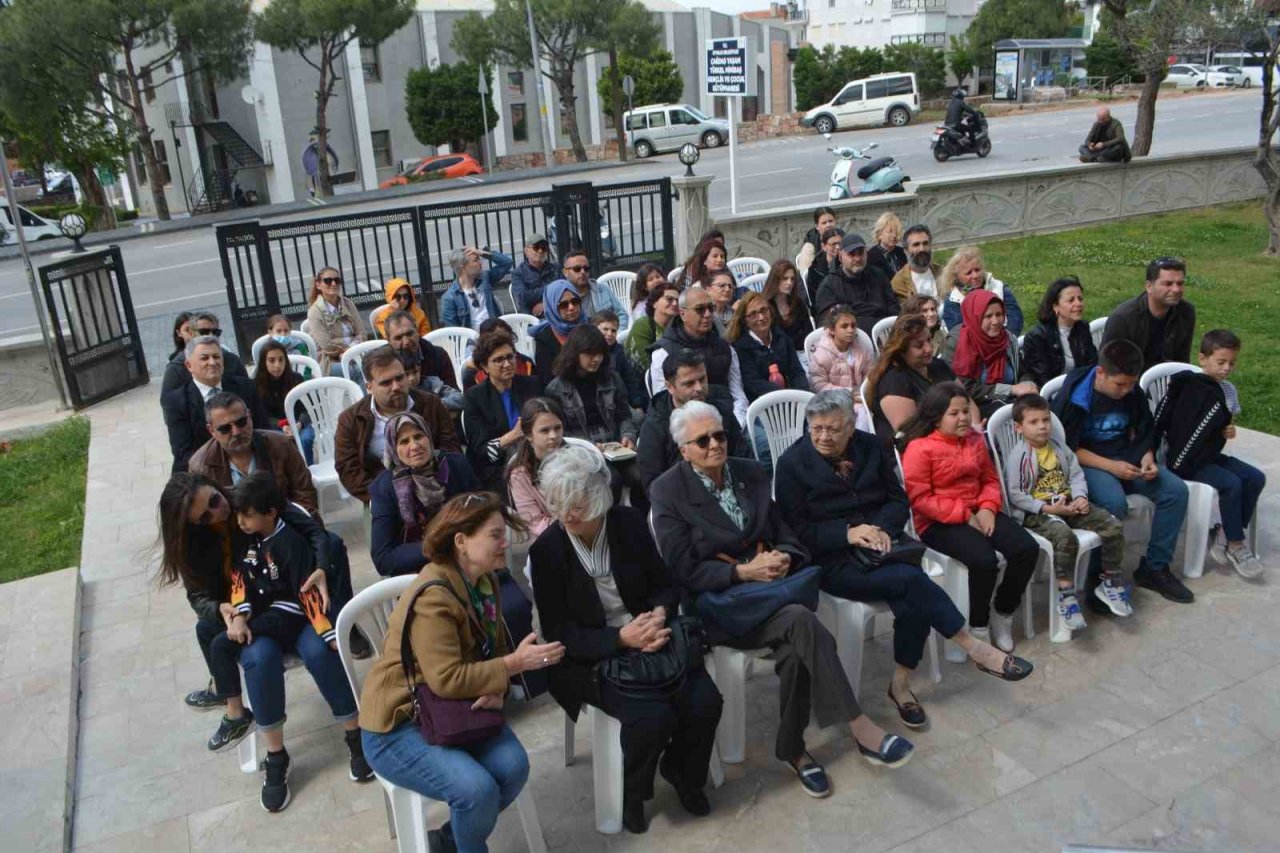 Ayvalık’ta Nejat Hürbaş Hikâye Yarışmasında dereceye girenler ödüllerine kavuştu