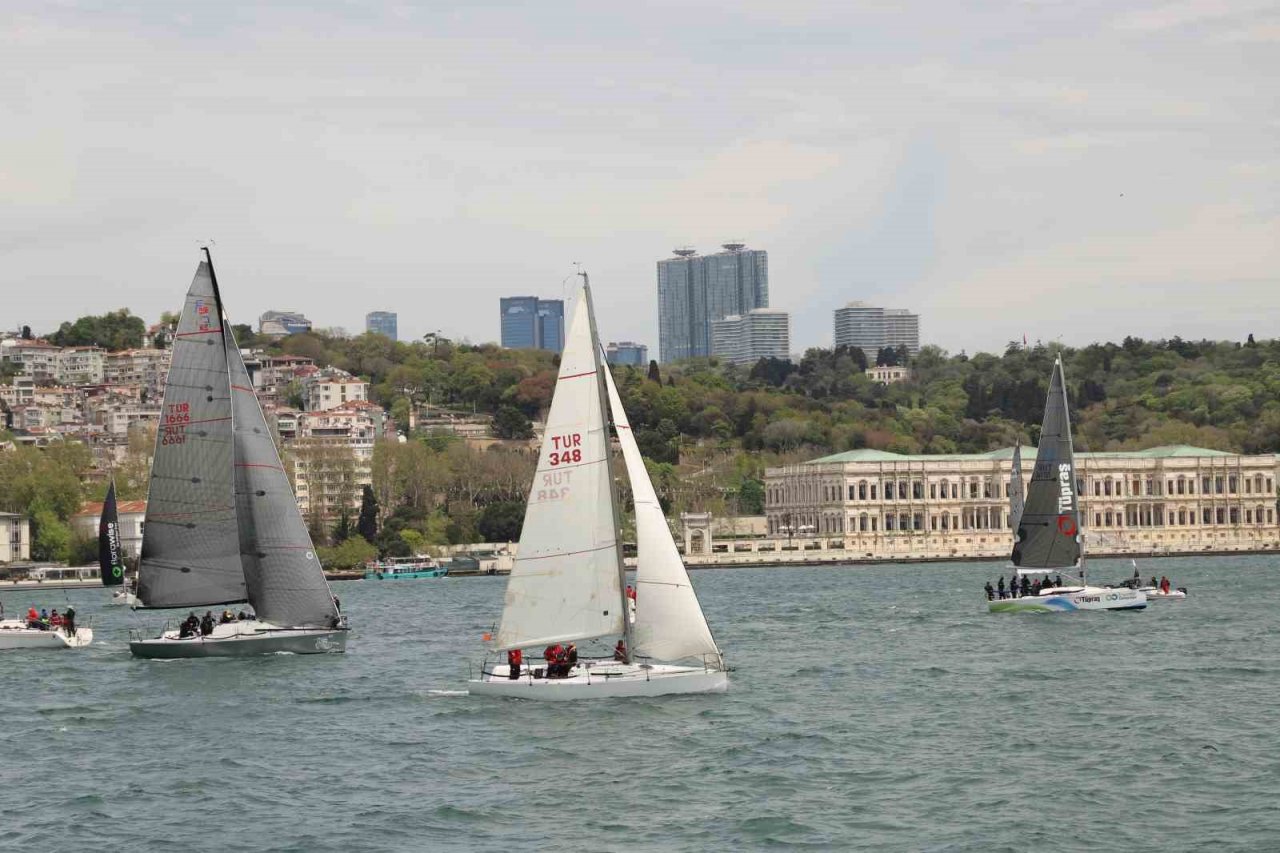 Yılın İlk Boğaz Yarışı’nda yelken rüzgarı esti